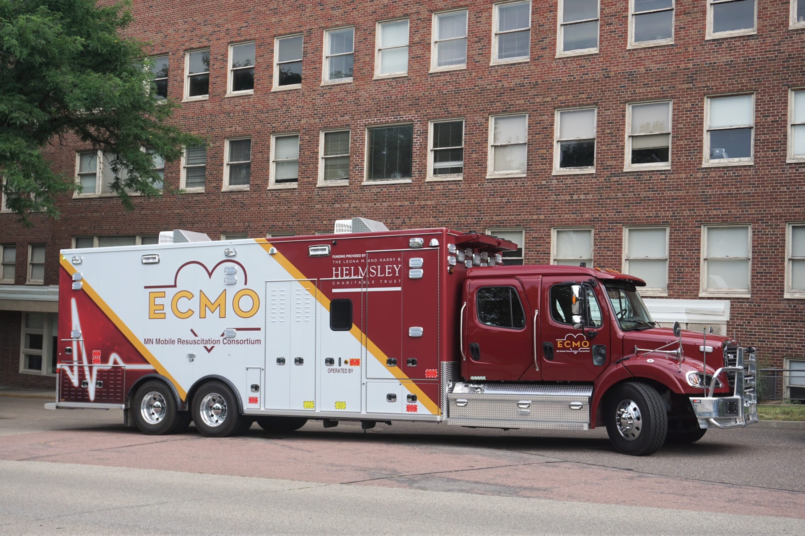 Critical Care/ECMO Ambulance